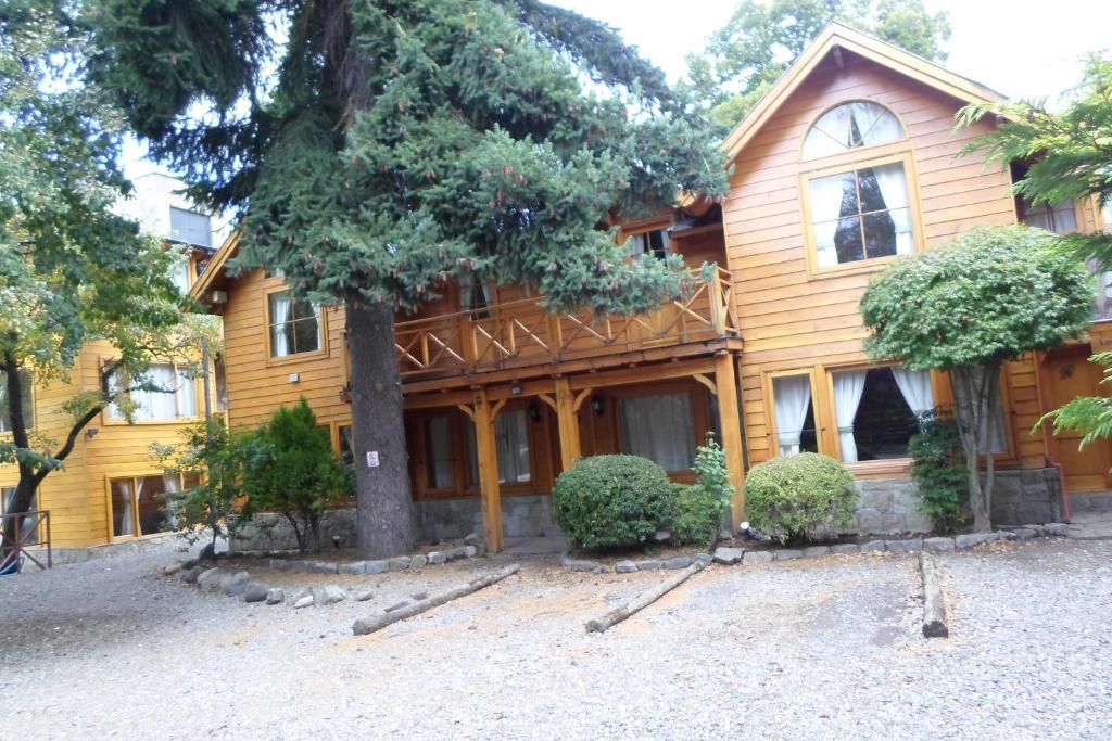 Apart Hotel Robles Del Sur San Martín de los Andes Екстериор снимка