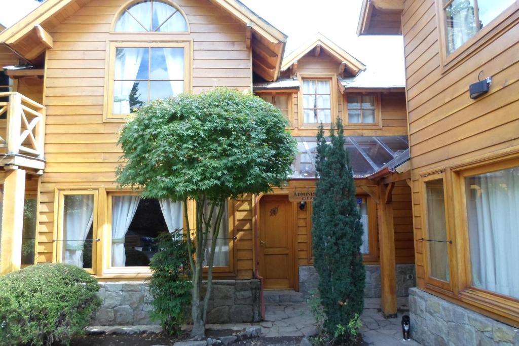 Apart Hotel Robles Del Sur San Martín de los Andes Екстериор снимка