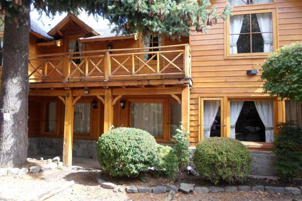 Apart Hotel Robles Del Sur San Martín de los Andes Екстериор снимка