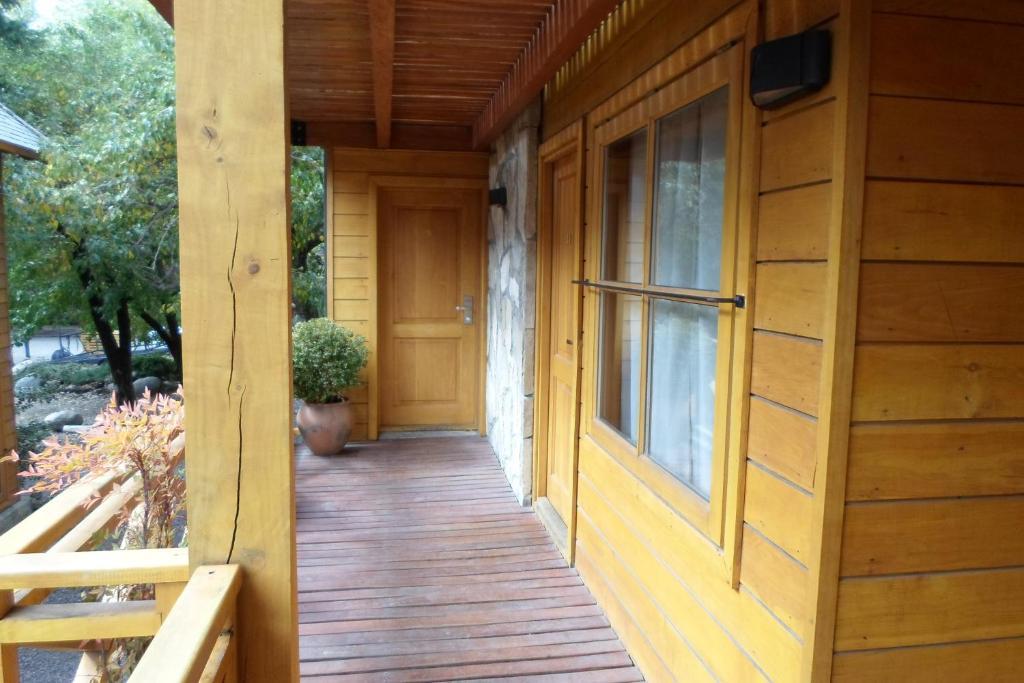 Apart Hotel Robles Del Sur San Martín de los Andes Екстериор снимка